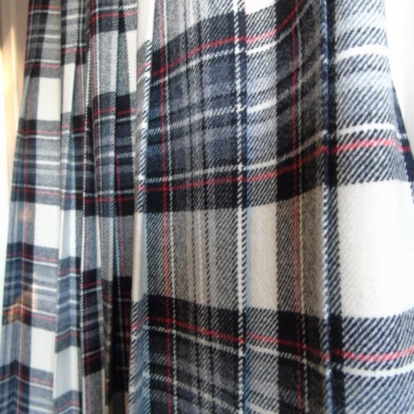 Genuine Scottish Kilt or Pleated Skirt Size 6 - 8 Beautiful Colour Combination - Picture 5 of 12